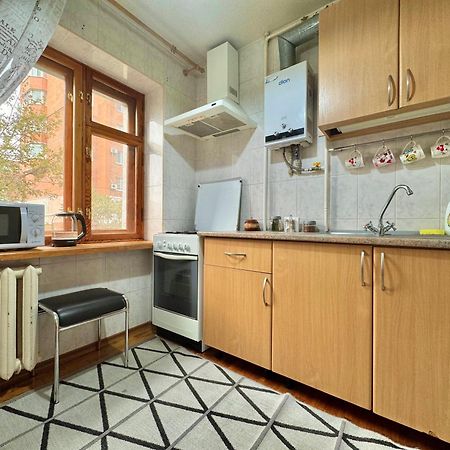Apartpoltava: Cozy 3-Bedroom City Center Apartment Exterior photo