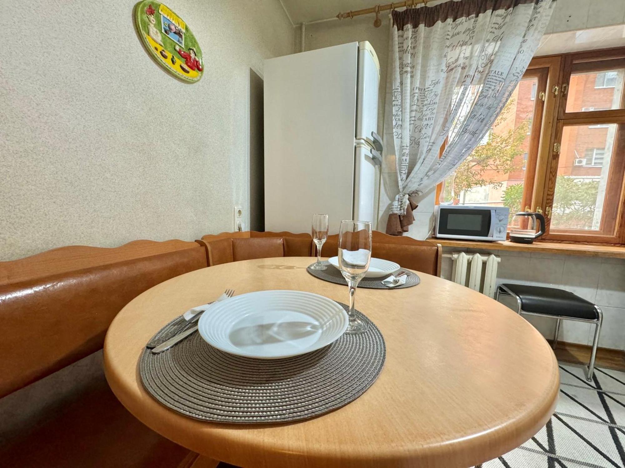 Apartpoltava: Cozy 3-Bedroom City Center Apartment Exterior photo