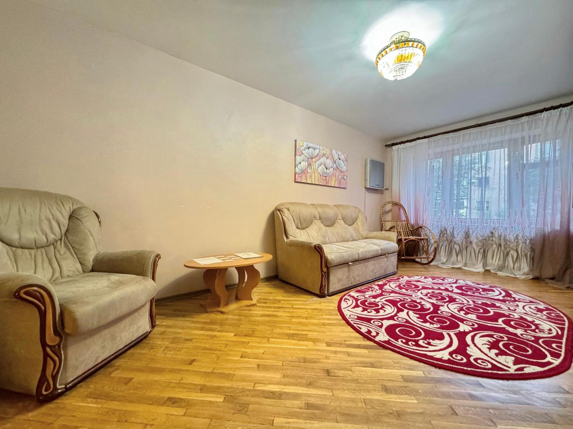 Apartpoltava: Cozy 3-Bedroom City Center Apartment Exterior photo
